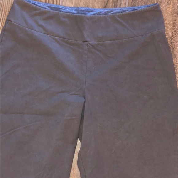 Women with Control Contour Waist Pull-on Capris - Picture 5 of 7